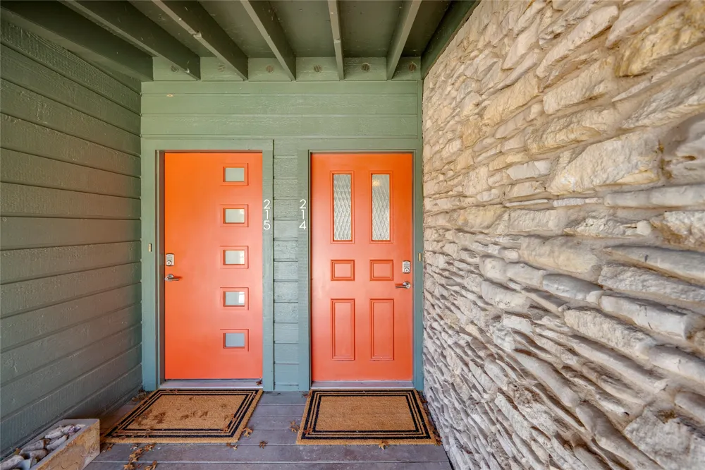 1304 Mariposa Drive #214 Austin, TX 78704
