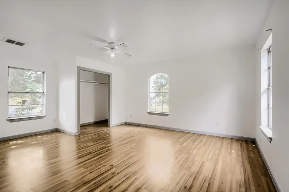 326 E Holley Street Mesquite, TX 75149
