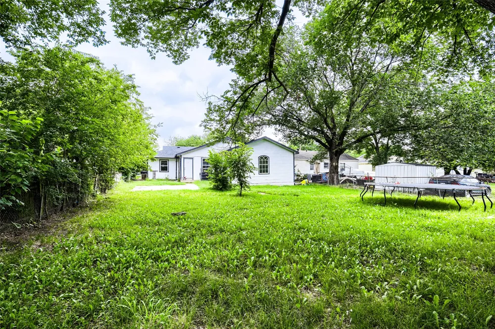 326 E Holley Street Mesquite, TX 75149