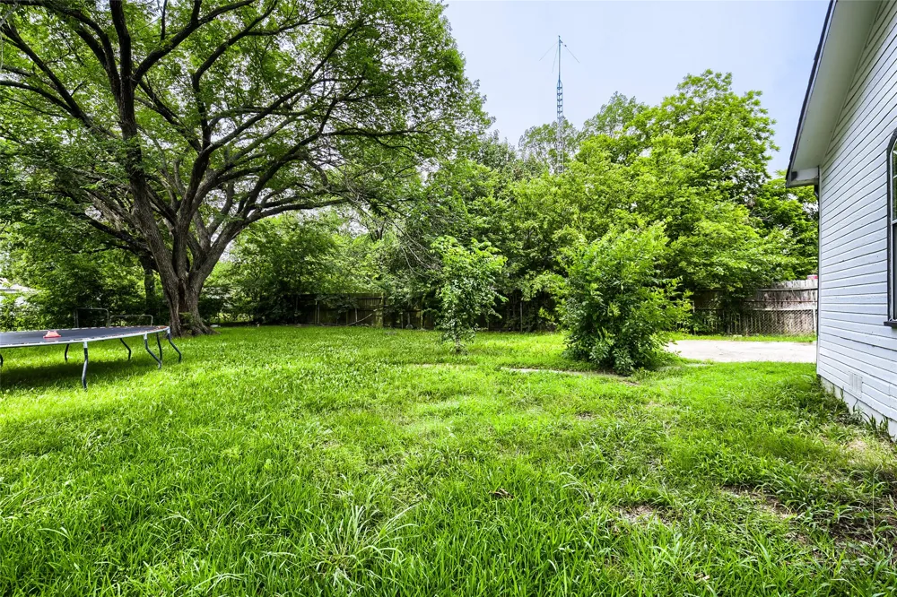 326 E Holley Street Mesquite, TX 75149