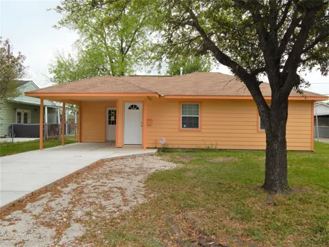 1305 Jennifer Lane