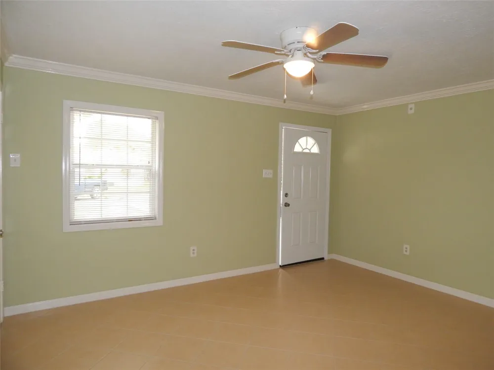1305 Jennifer Lane Houston, TX 77029