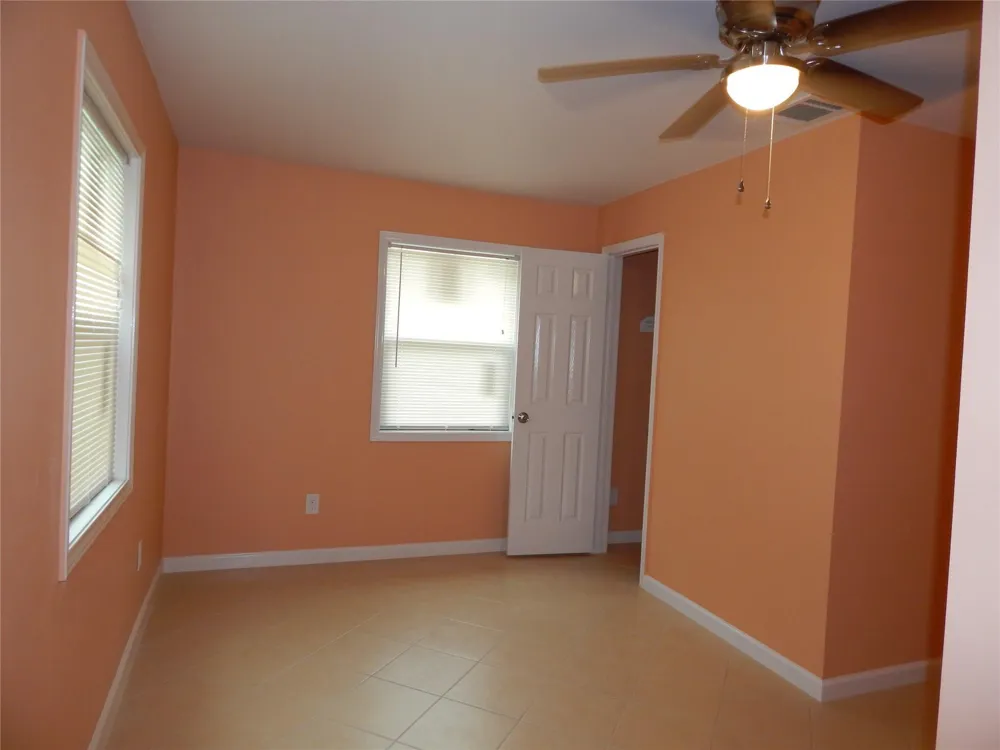 1305 Jennifer Lane Houston, TX 77029