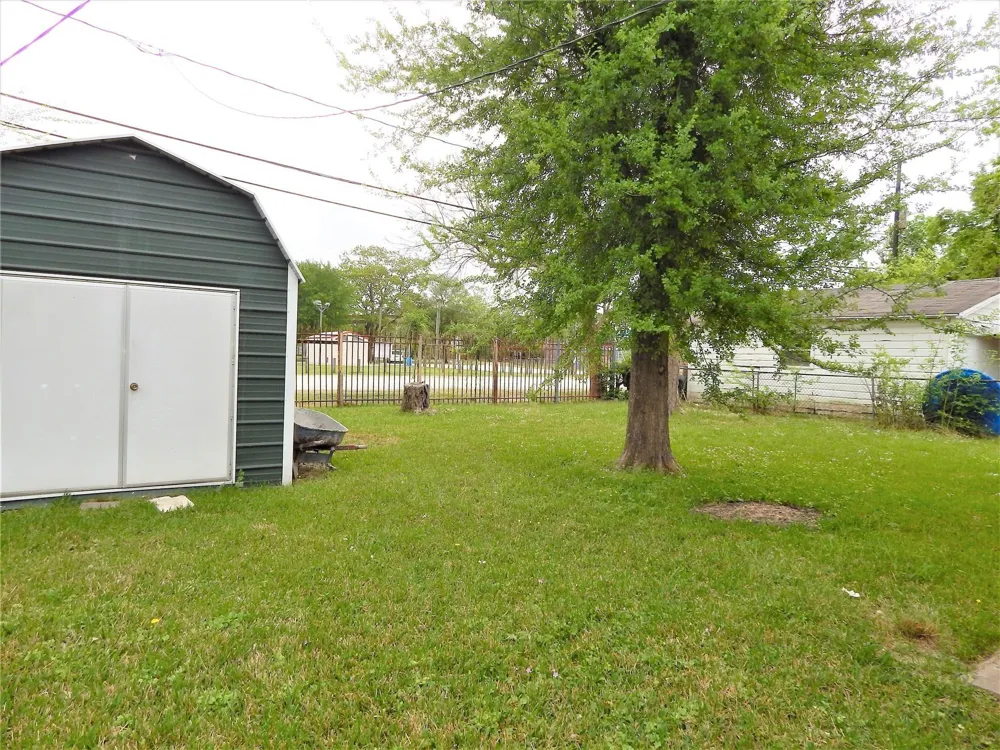 1305 Jennifer Lane Houston, TX 77029