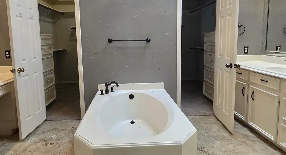6614 Ambercrest Drive Spring, TX 77389