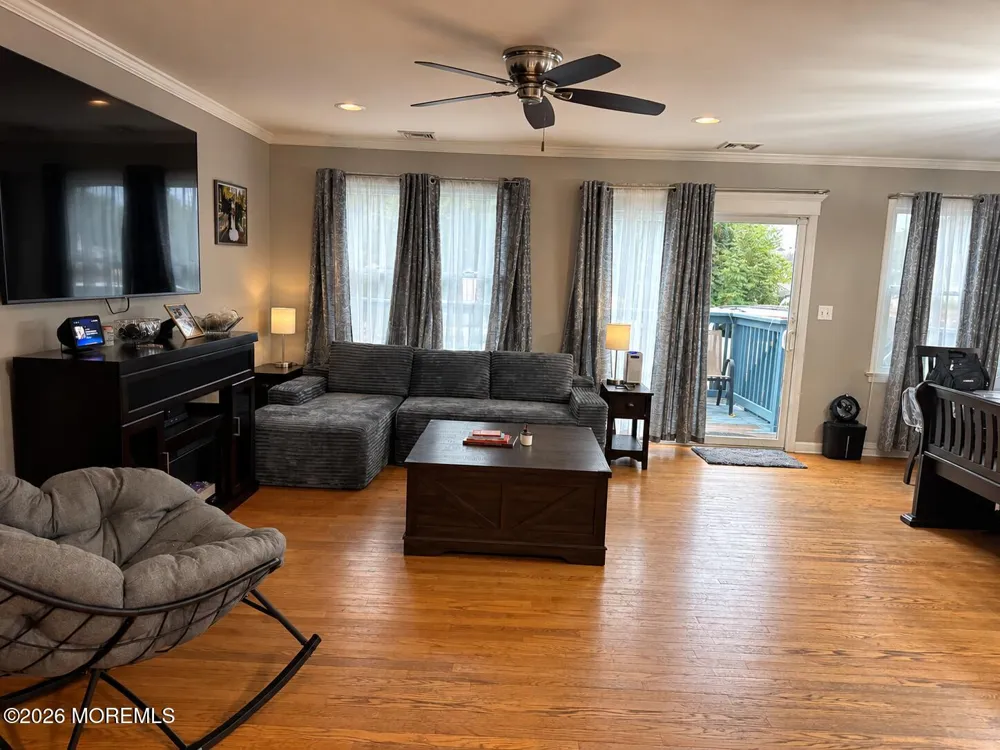 133 Stout Avenue Middlesex, NJ 08846