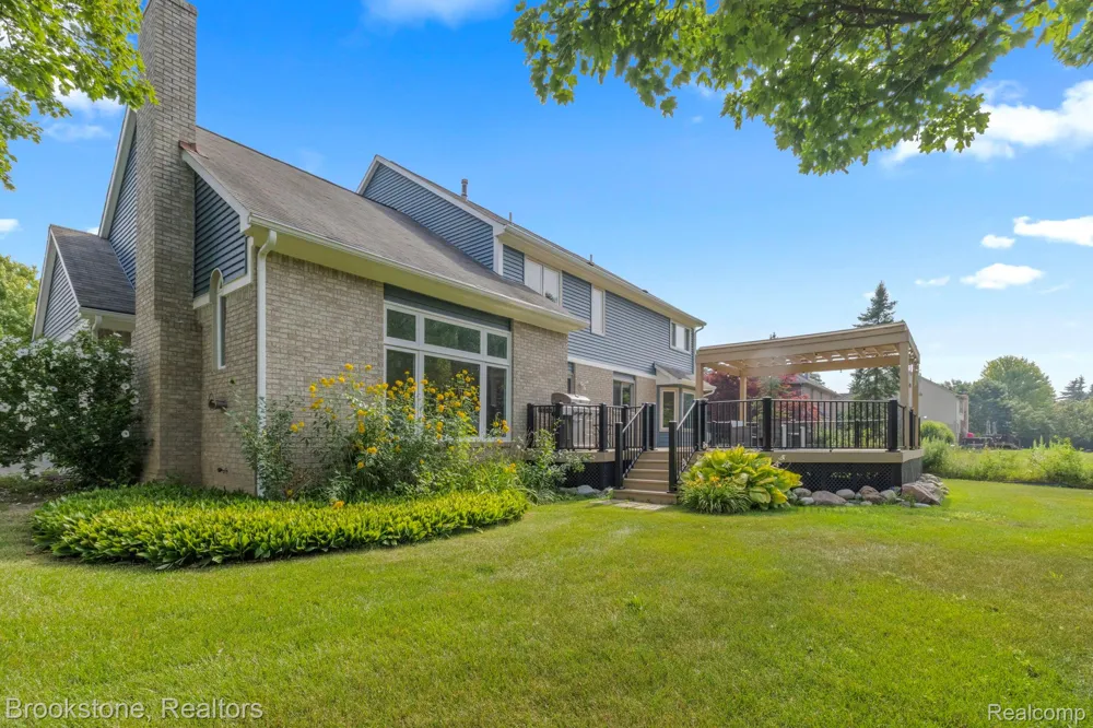 12495 Howland Park Drive Plymouth Charter Township, MI 48170