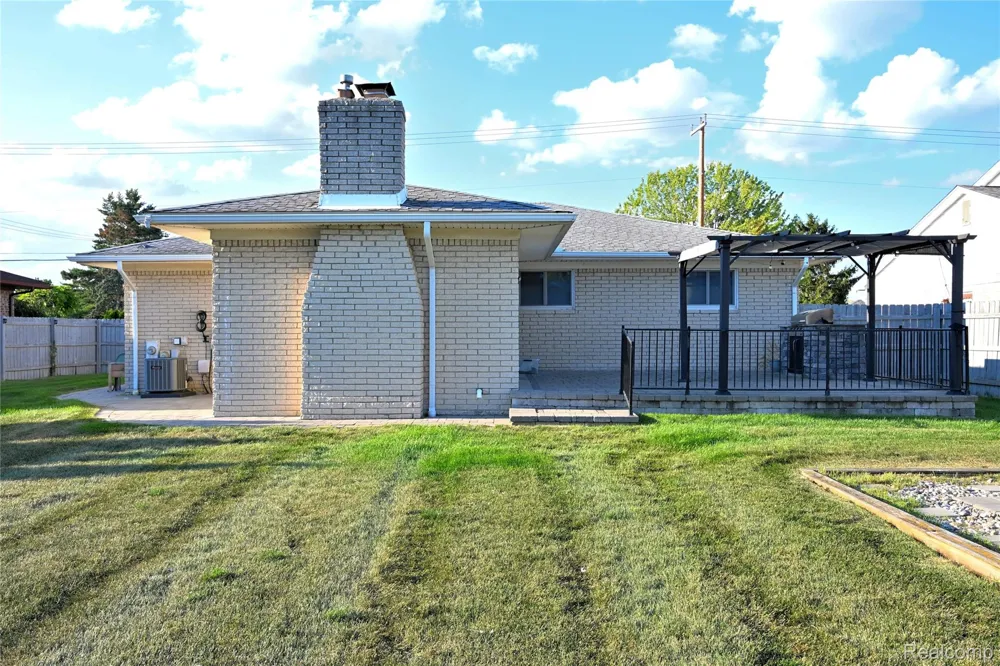 4030 Fox Hill Drive Sterling Heights City, MI 48310