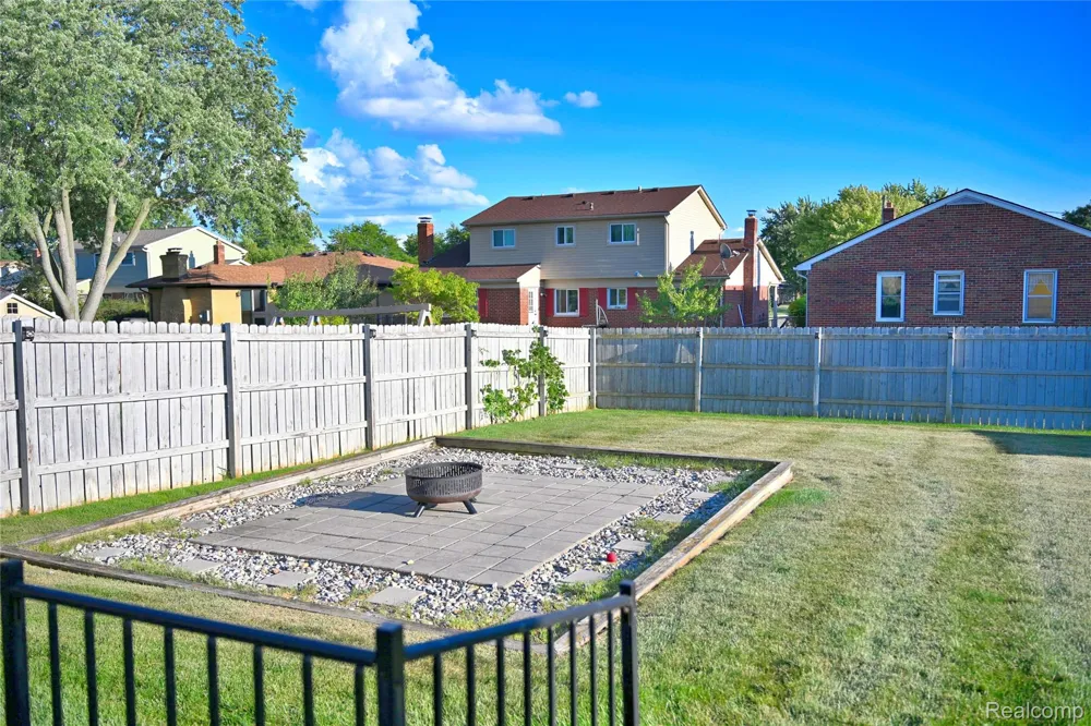 4030 Fox Hill Drive Sterling Heights City, MI 48310