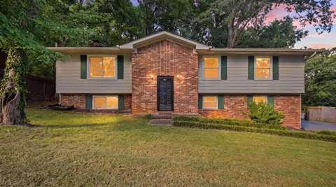 809 N Valleywood Circle