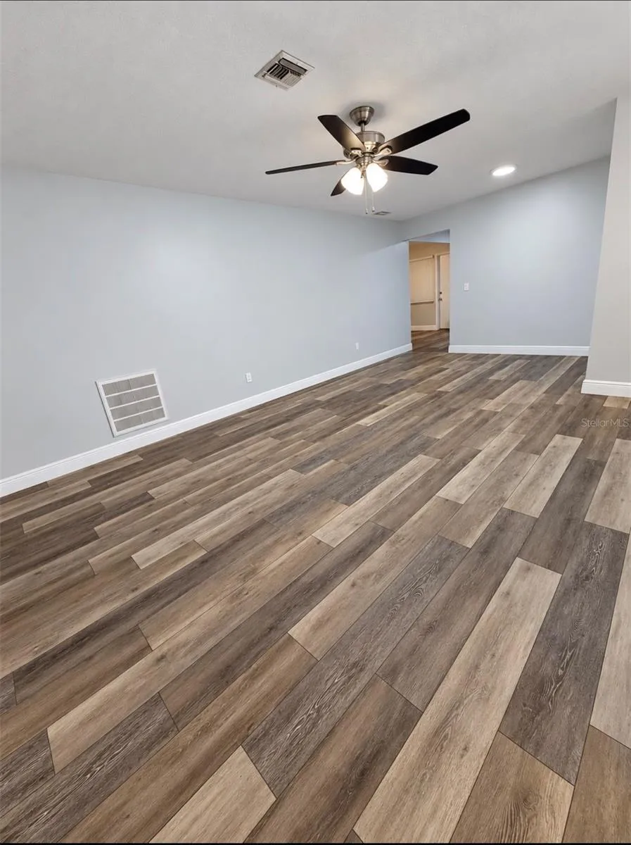 8350 BURGUNDY DRIVE Pinellas Park, FL 33781
