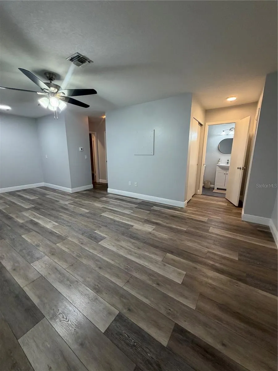 8350 BURGUNDY DRIVE Pinellas Park, FL 33781