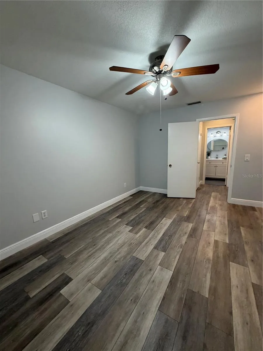 8350 BURGUNDY DRIVE Pinellas Park, FL 33781