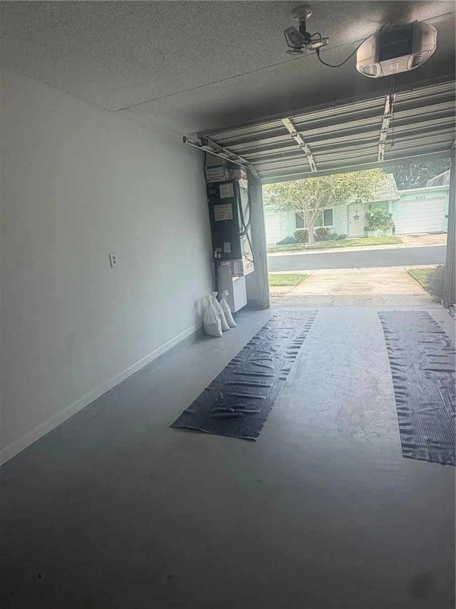 8350 BURGUNDY DRIVE Pinellas Park, FL 33781