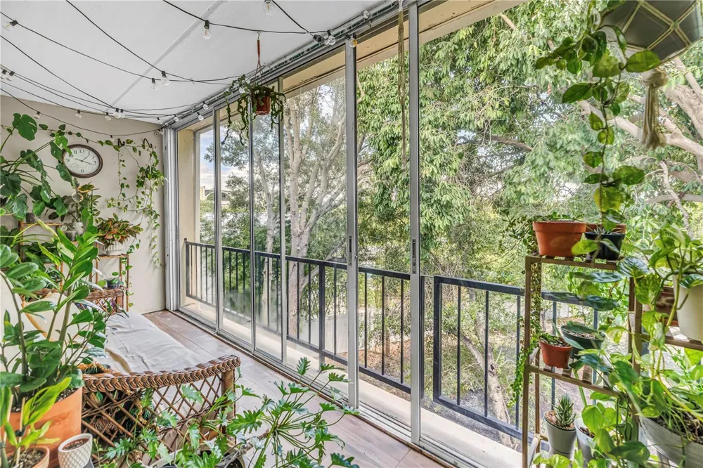 4435 1ST STREET NE #305 St Petersburg, FL 33703