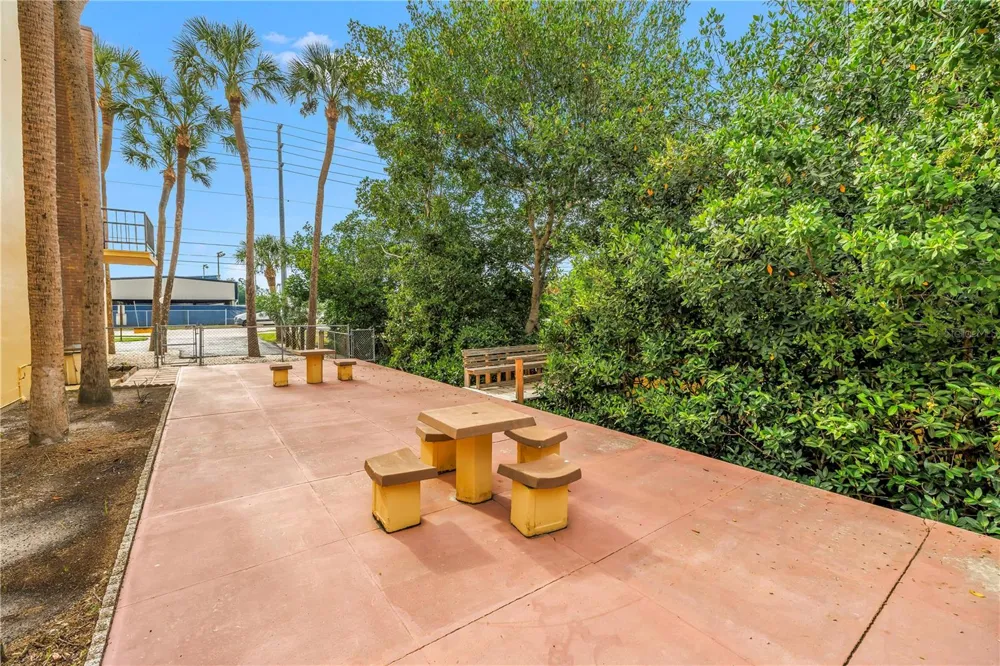 4435 1ST STREET NE #305 St Petersburg, FL 33703