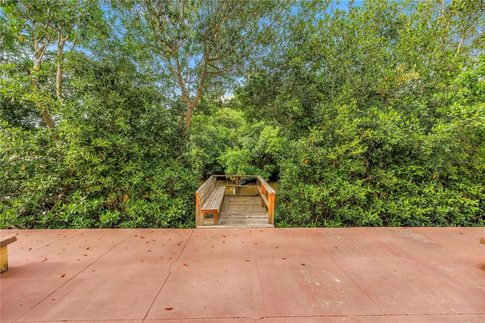 4435 1ST STREET NE #305 St Petersburg, FL 33703