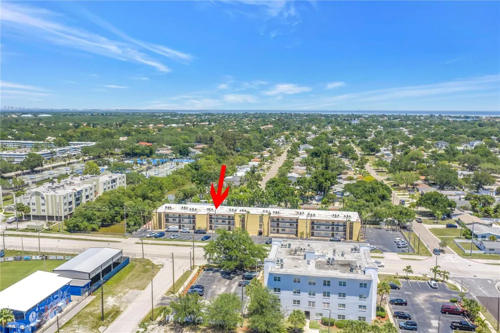 4435 1ST STREET NE #305 St Petersburg, FL 33703