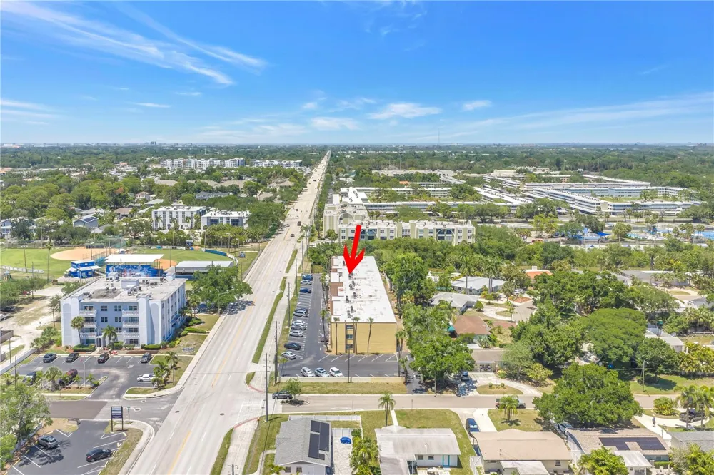 4435 1ST STREET NE #305 St Petersburg, FL 33703