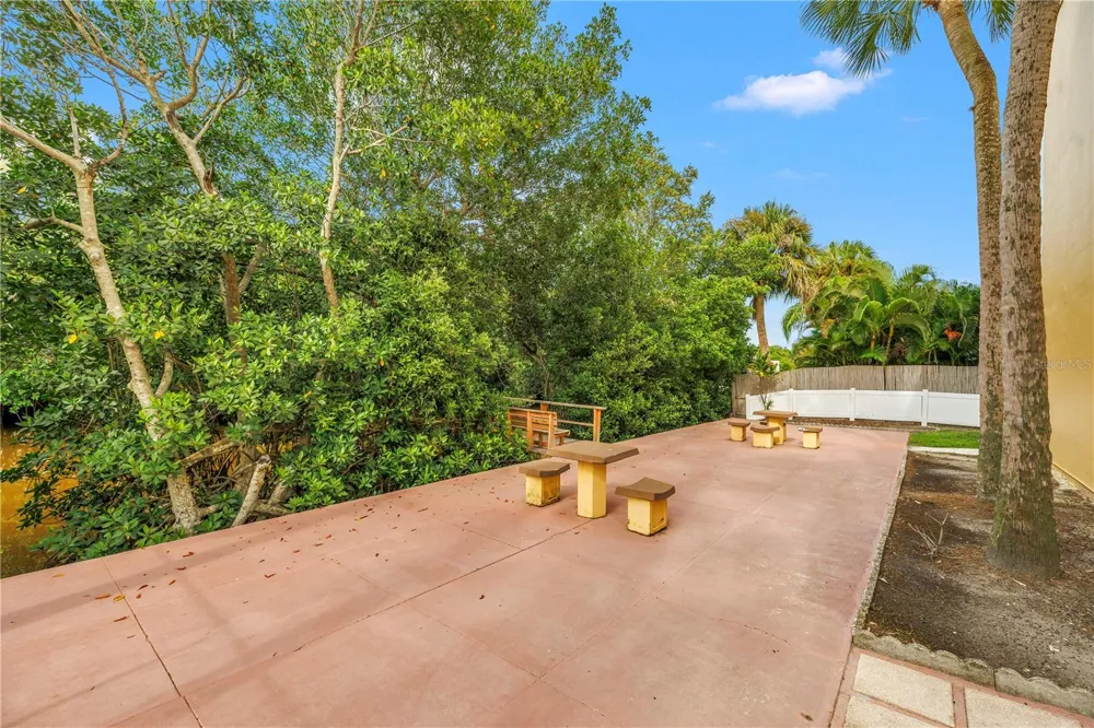 4435 1ST STREET NE #305 St Petersburg, FL 33703