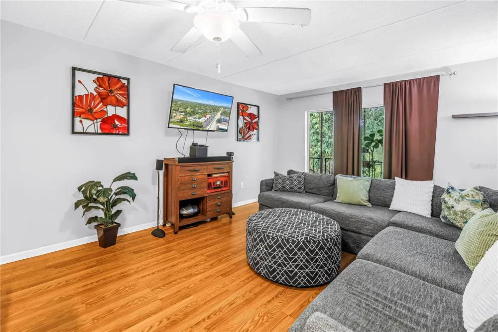 4435 1ST STREET NE #305 St Petersburg, FL 33703