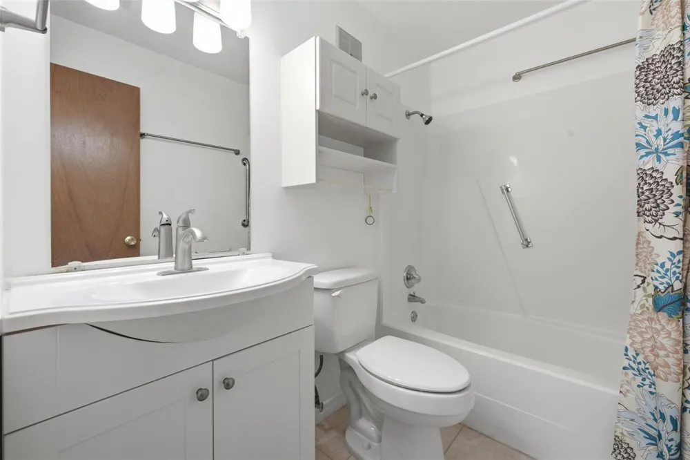 5603 80TH STREET #202 St Petersburg, FL 33709