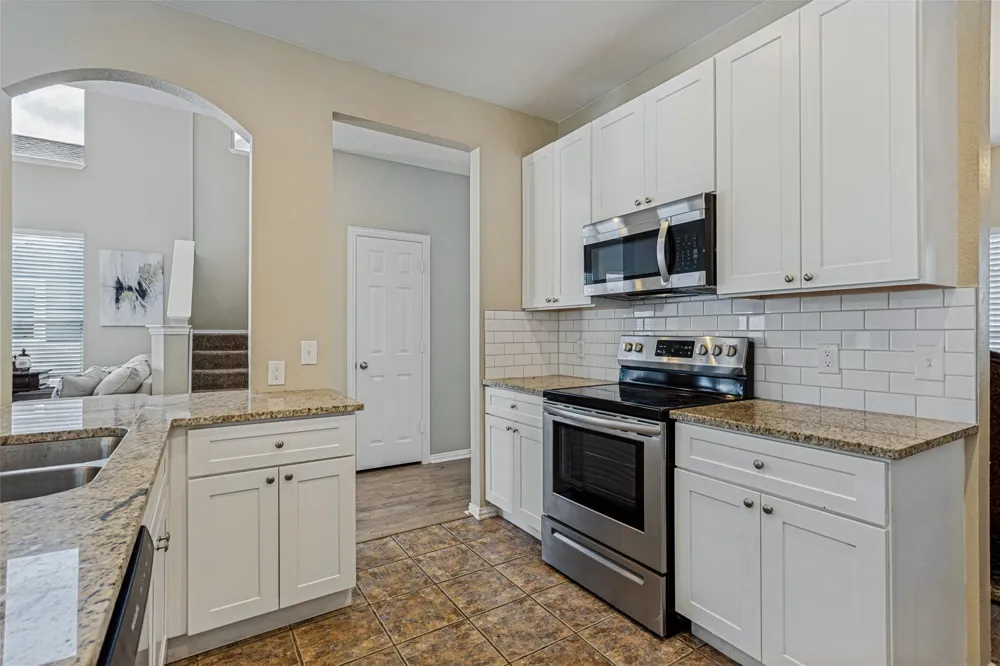 10216 Franklin Drive Providence Village, TX 76227