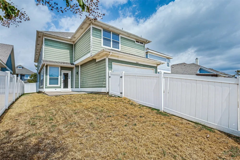 10216 Franklin Drive Providence Village, TX 76227