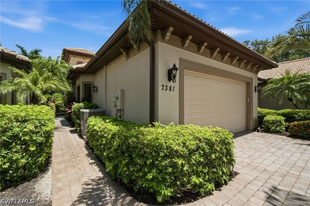 Moorgate Point Way Naples, FL 34113