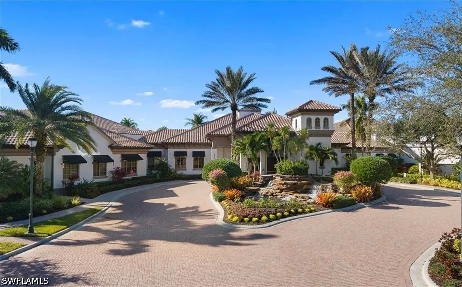 Moorgate Point Way Naples, FL 34113