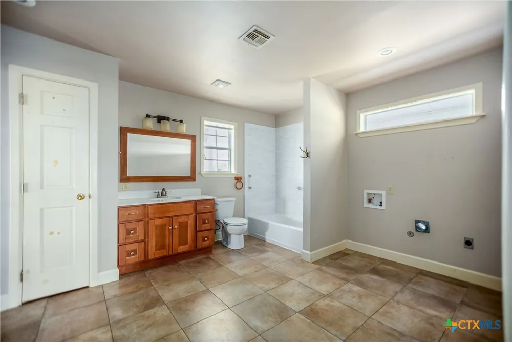 96 E Meadowlark Drive Port Lavaca, TX 77979