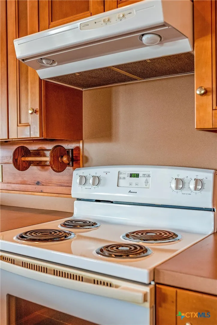 96 E Meadowlark Drive Port Lavaca, TX 77979