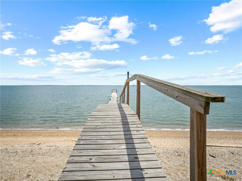 96 E Meadowlark Drive Port Lavaca, TX 77979