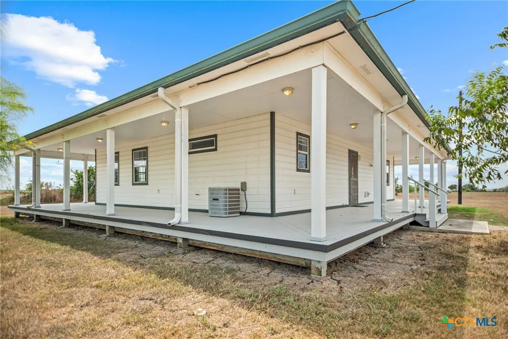96 E Meadowlark Drive Port Lavaca, TX 77979
