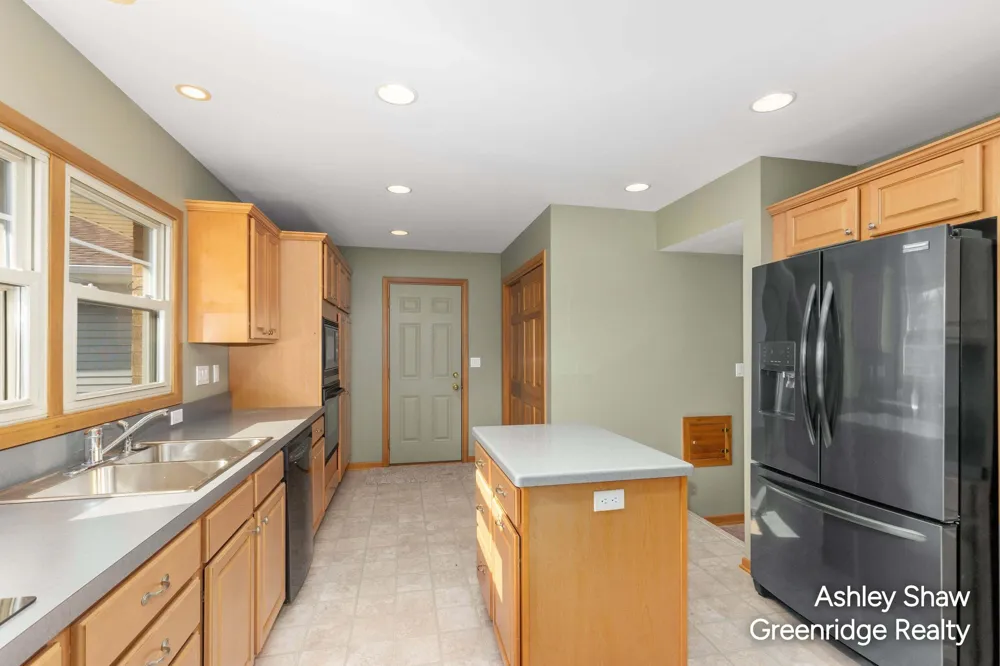 750 Pine Avenue Holland, MI 49423