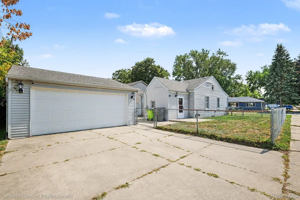 20409 Colman Street Clinton Charter Township, MI 48035