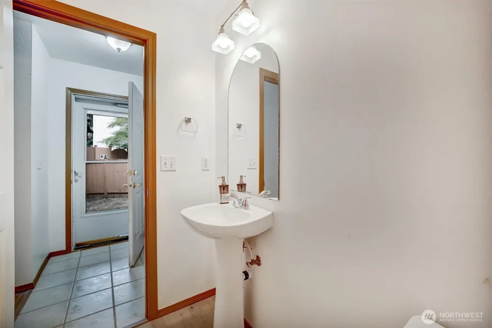 15 87th Avenue NE #B Lake Stevens, WA 98258