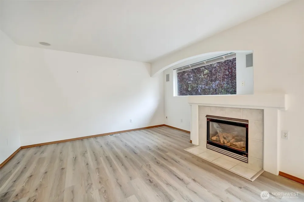 15 87th Avenue NE #B Lake Stevens, WA 98258