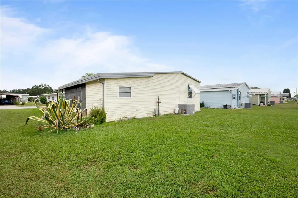 36346 LE SABRE WAY Zephyrhills, FL 33541