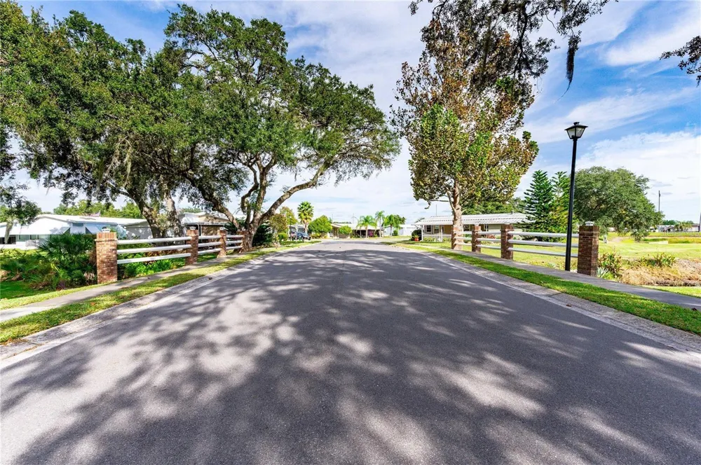 36346 LE SABRE WAY Zephyrhills, FL 33541