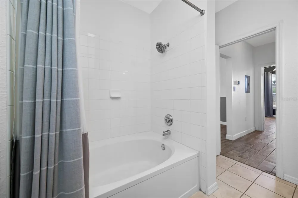 5000 CULBREATH KEY WAY #1-201 Tampa, FL 33611