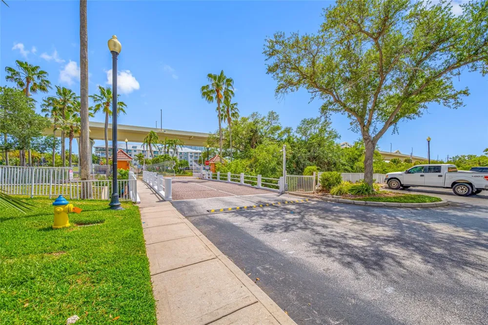 5000 CULBREATH KEY WAY #1-201 Tampa, FL 33611