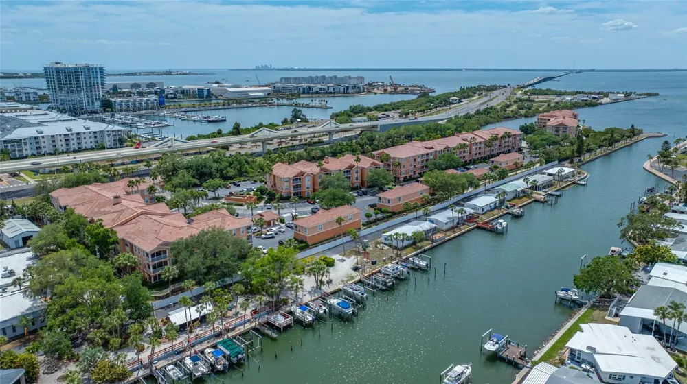 5000 CULBREATH KEY WAY #1-201 Tampa, FL 33611