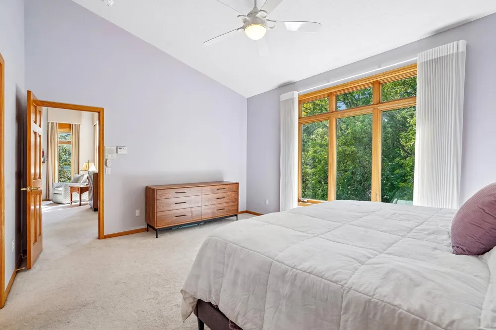 7247 Lake Ridge Drive Savage, MN 55378