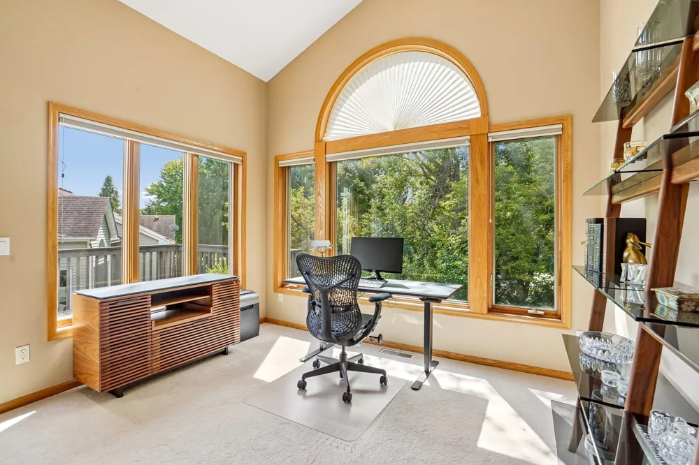7247 Lake Ridge Drive Savage, MN 55378