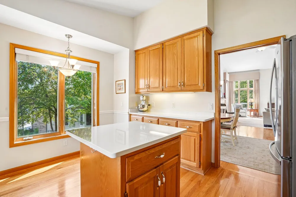 7247 Lake Ridge Drive Savage, MN 55378