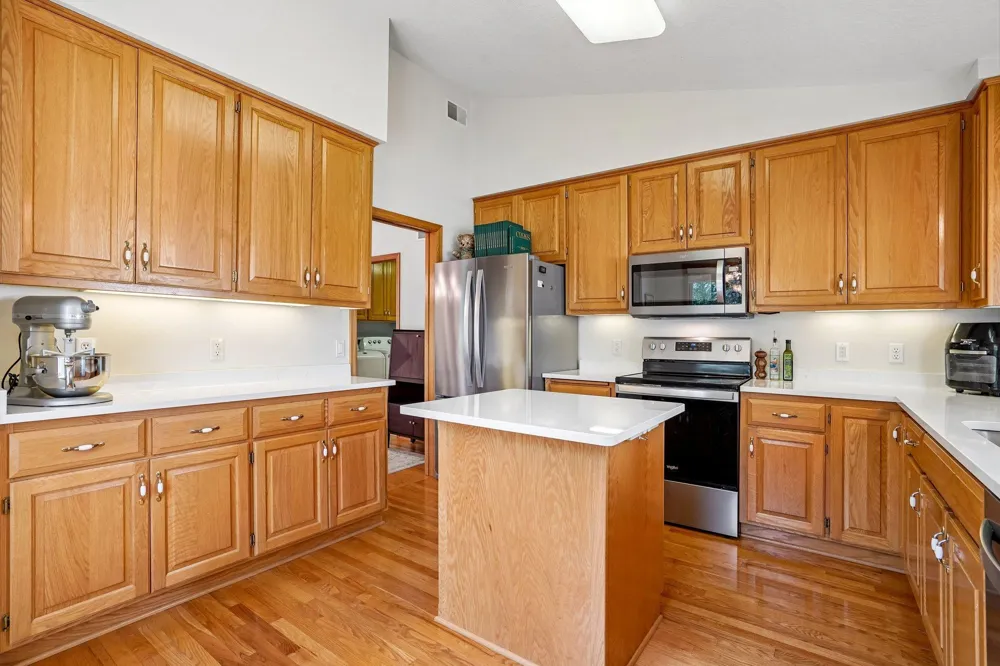 7247 Lake Ridge Drive Savage, MN 55378