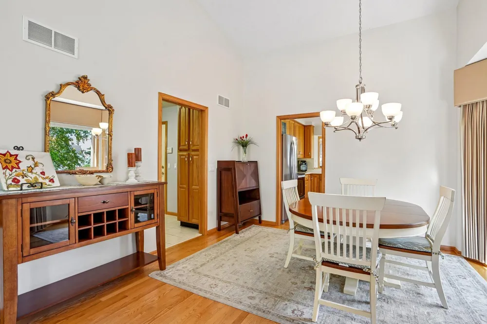 7247 Lake Ridge Drive Savage, MN 55378