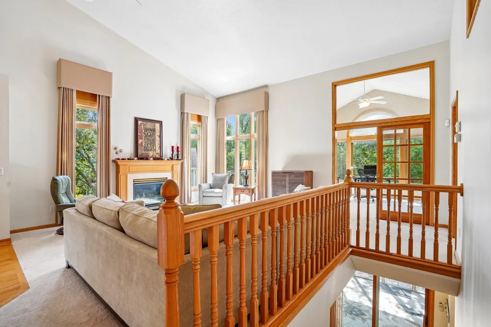 7247 Lake Ridge Drive Savage, MN 55378