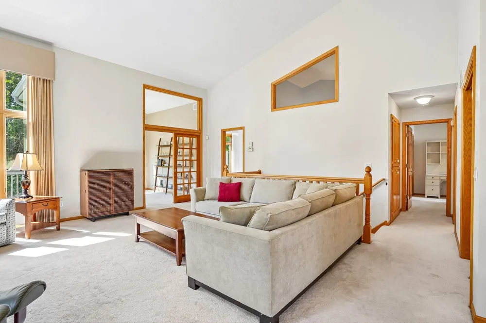7247 Lake Ridge Drive Savage, MN 55378